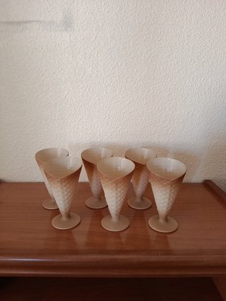 Copas de helado estilo cono de helado