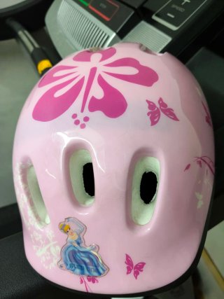 Casco infantil Barbie rosa