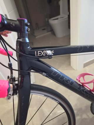 Bicicleta Carretera Trek Lexa Negra