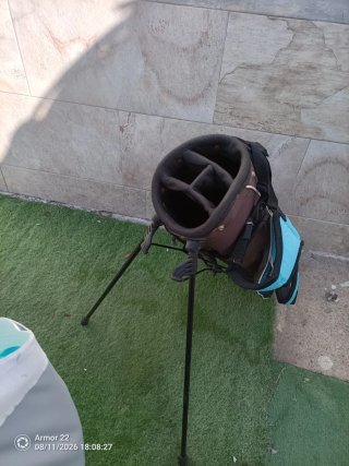 Bolso de golf con patas