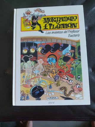 2 de Asterix y Obelix y 2 de Mortadelo y Filemón