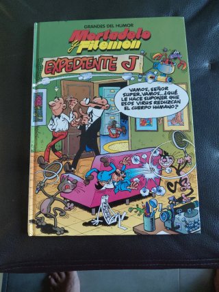 2 de Asterix y Obelix y 2 de Mortadelo y Filemón