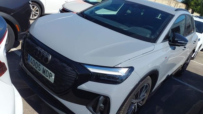 Audi Q4 Black line edition 40 e-tron 150kW 82kWh - foto 1