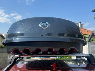 Cofre de techo original para Nissan Qashqai.