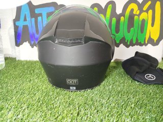 Casco de moto negro