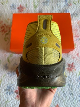 Nike Vomero 18 SE "Sonic Yellow" (T. 44EU)