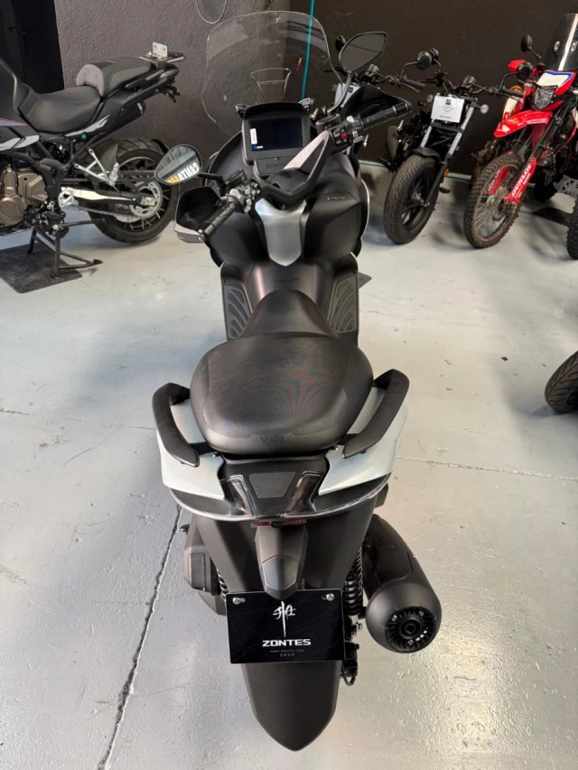 Zontes 125 E Maxi Scooter Gris/Blanco