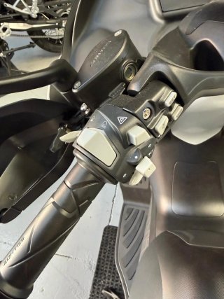 Zontes 125 E Maxi Scooter Gris/Blanco