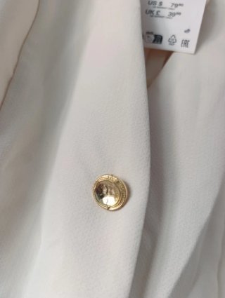 Vestido Zara Talla M crema  Botones Dorados