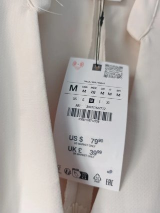 Vestido Zara Talla M crema  Botones Dorados