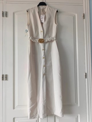 Vestido Zara Talla M crema  Botones Dorados