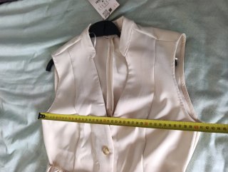 Vestido Zara Talla M crema  Botones Dorados