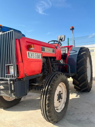 Tractor Kubota M6030F-ROPS