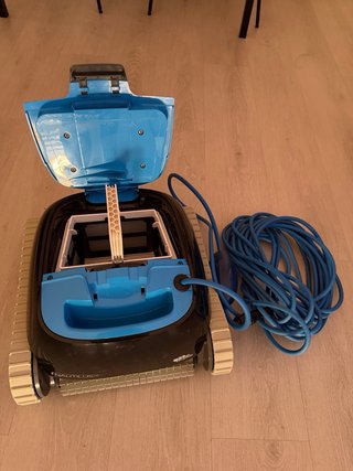 Robot Limpiafondos Dolphin Nautilus CC