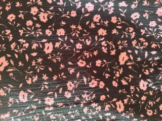 Mono Bershka flores negro y rosa