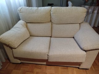 Sofá y sillón beige tela