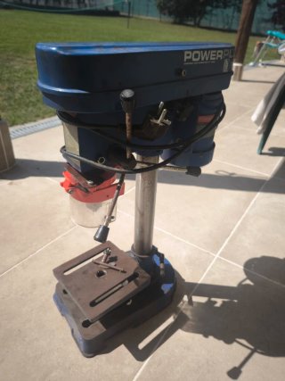 Taladro de columna POWERPLUS