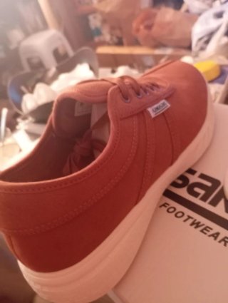 n.42 Zapatillas Kawasaki en piel Unisex A ESTRENAR
