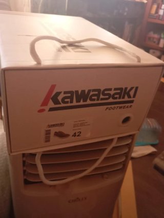 n.42 Zapatillas Kawasaki en piel Unisex A ESTRENAR