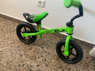 Bicicleta de equilibrio verde para niñ@