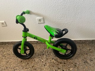 Bicicleta de equilibrio verde para niñ@