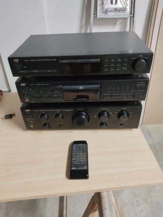 Equipo de música JVC negro