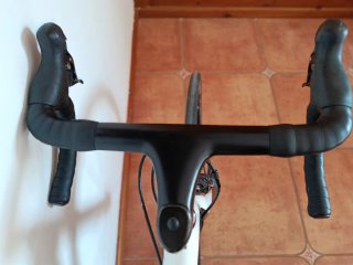 Bicicleta de carretera sin uso, impecable.
