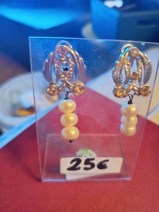 Pendientes perla cult. circonitas cierre Omega