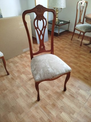 Mesa de comedor y 5 sillas