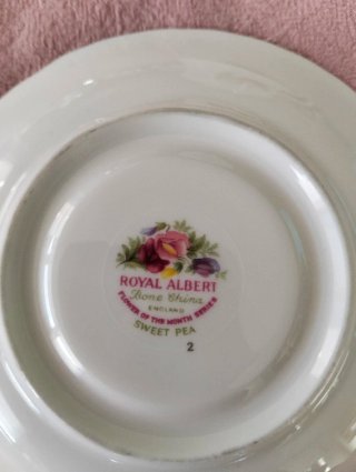 Royal Albert Taza y Plato Abril