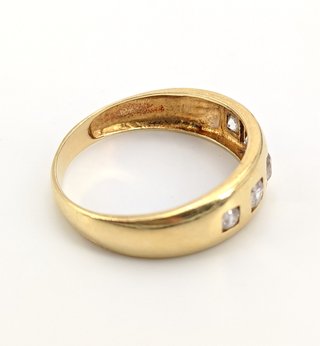 Anillo de oro de 18k con circonitas, 2.62 g, T-22.