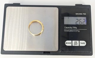 Anillo de oro de 18k con circonitas, 2.62 g, T-22.