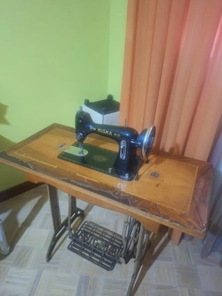 Máquina de coser antigua SIGMA