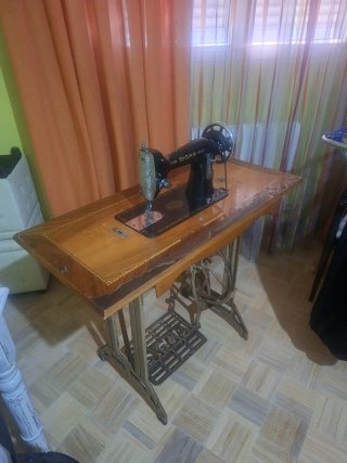Máquina de coser antigua SIGMA