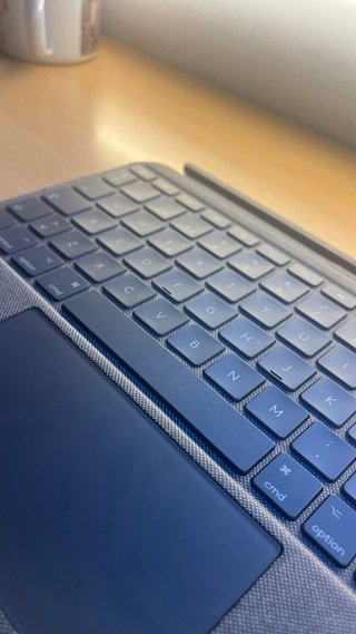Funda con teclado iPad Pro 11’ Logi