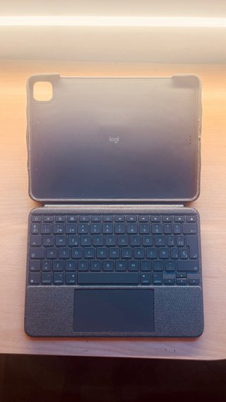 Funda con teclado iPad Pro 11’ Logi
