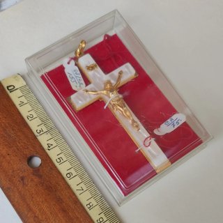 Crucifijo Nácar y Metal Dorado Años 70
