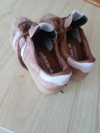 Zapatillas Adidas serraje marrón rosa talla 38