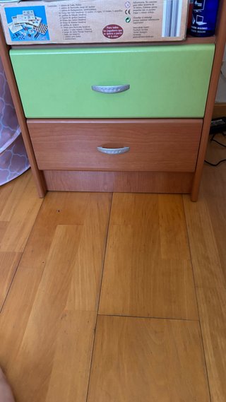 Escritorio grande de madera y plástico
