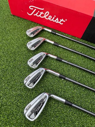 Set Hierros Golf Titleist AP9 710, varilla regular