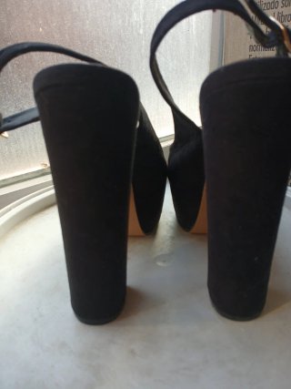 Zapatos de tacón Mary Paz negros talla 38
