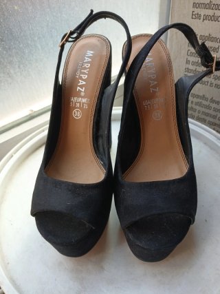 Zapatos de tacón Mary Paz negros talla 38