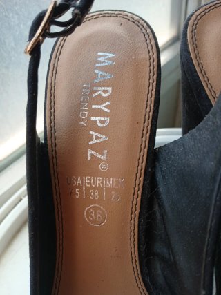 Zapatos de tacón Mary Paz negros talla 38