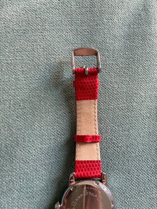 Reloj Tous Cuero Rojo y Esfera Plata