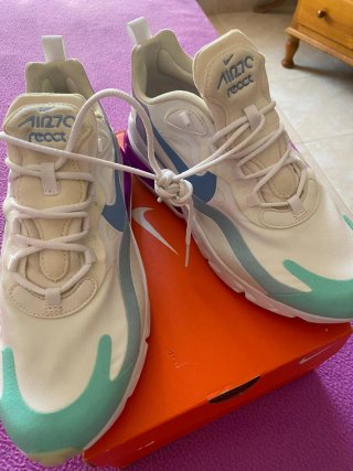 Nike Air Max 270 React Morado Blanco
