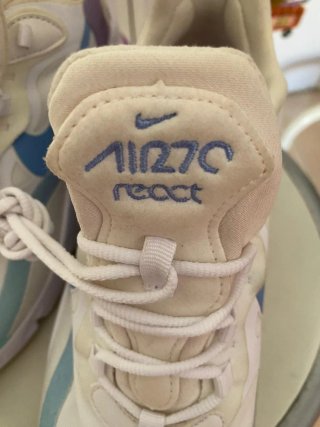 Nike Air Max 270 React Morado Blanco