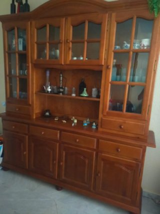 Mesa de comedor y 6 sillas de madera de pino