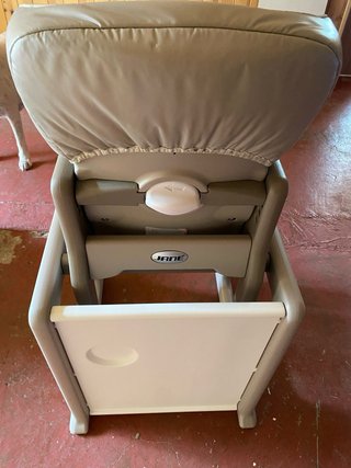 Trona Jané convertible en mesa y silla