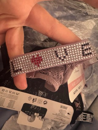 Tanga con pedrería y corazón