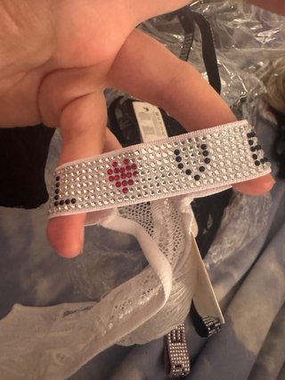 Tanga con pedrería y corazón